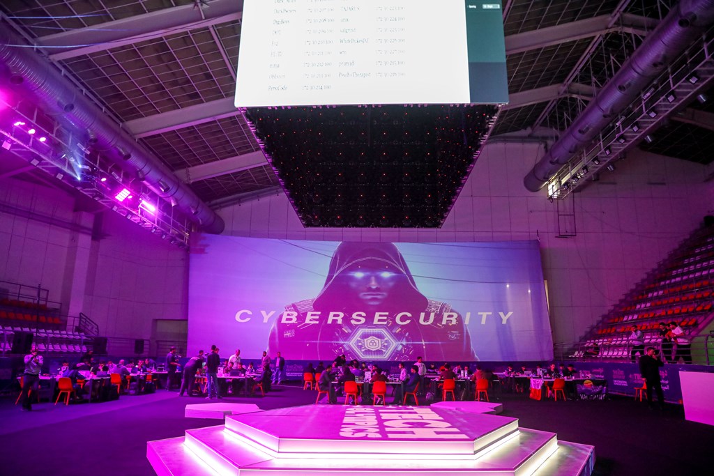 متسابقون عالميون يروون تجاربهم الإيجابية في أولمبياد التكنولوجيا 2025 بإيران